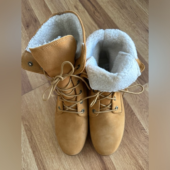 Timberland Jayne W Fleece Lined Fold Down  Boot 8.5 Wheat Nubuck New in Box - Picture 4 of 9
